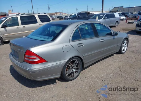 2004 Mercedes-Benz C 230 Kompressor Sport/Sport из США, поврежденный, VIN WDBRF40J34F517929